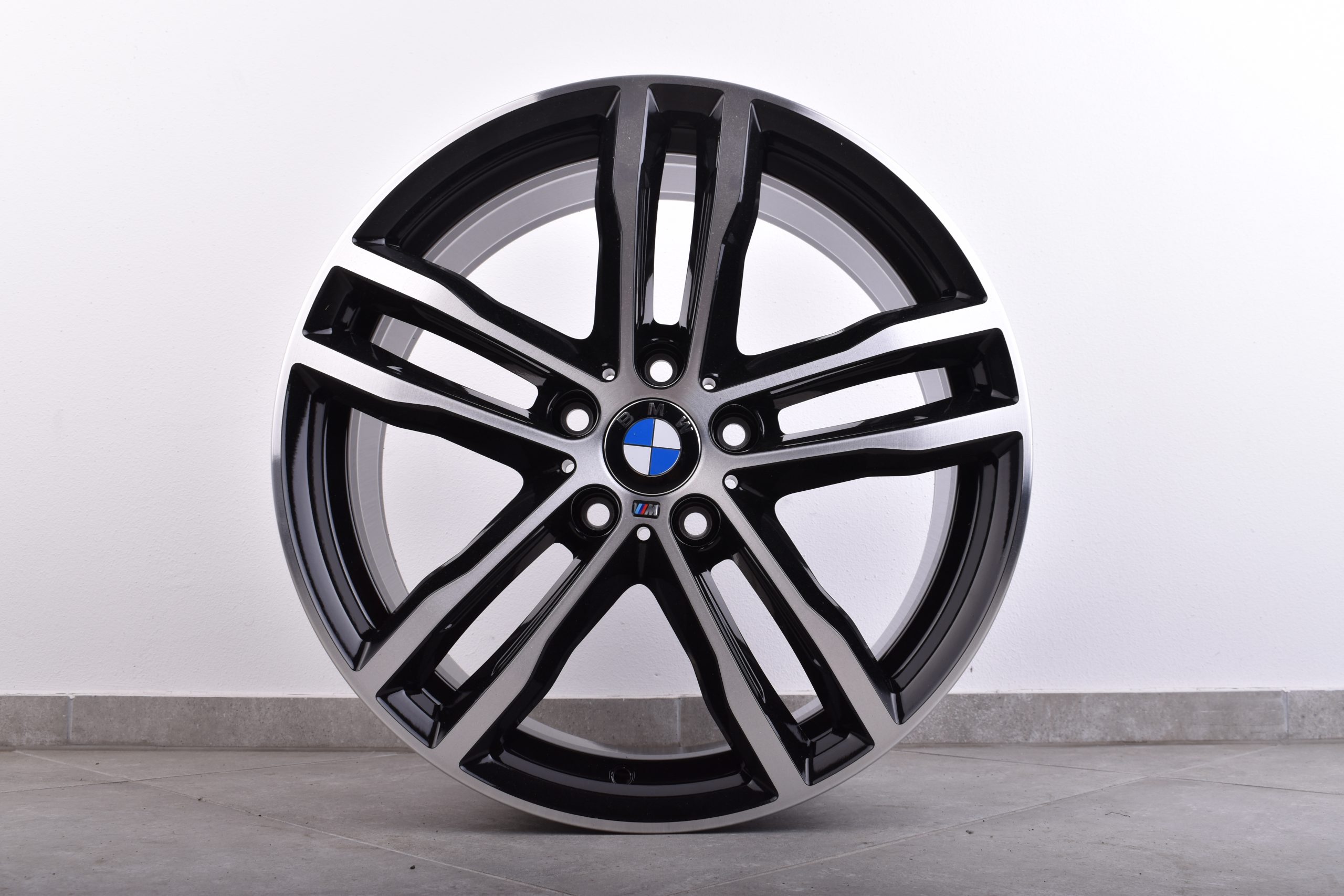 4x Originale BMW 3er F30 F31 4er F32 F33 F36 M704 19 Zoll Felgen 3 Originale_BMW_3er_F30_F31_4er_F32_F33_F36_M704_19_Zoll_Felgen