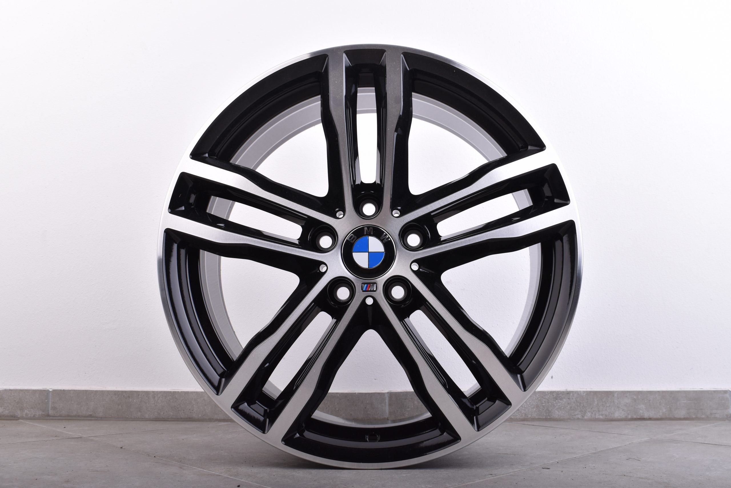 4x Originale BMW 3er F30 F31 4er F32 F33 F36 M704 19 Zoll Felgen 5 4x Originale BMW 3er F30 F31 4er F32 F33 F36 M704 19 Zoll Felgen – Bild 5