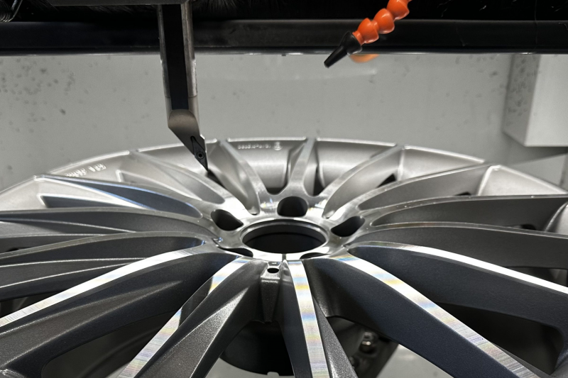 Felgen-Brillant-CNC-Glandrehehn-Felgen-Reperatur