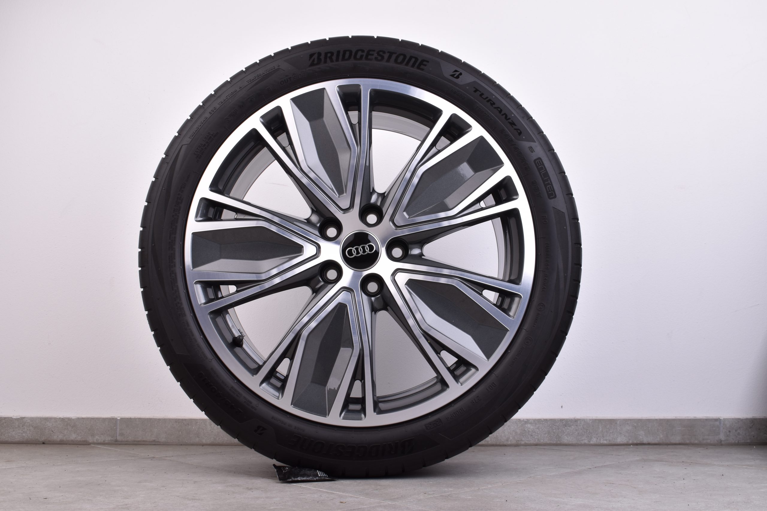 4x Original Audi A5 S5 B10 19 Zoll Felgen/Räder 8B3601025AT 3 4x Original Audi A5 S5 B10 19 Zoll Felgen/Räder 8B3601025AT – Bild 3