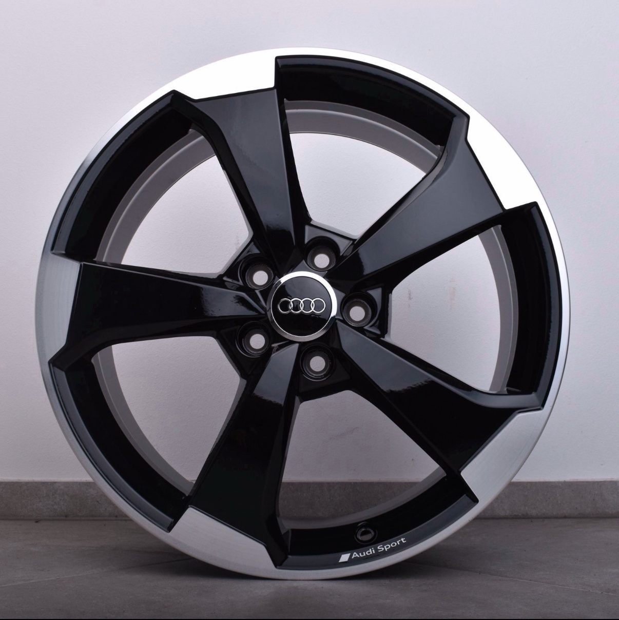 Original Audi A3 S3 RS3 8V 8Y 19 Zoll Rotor Alufelgen 5 Original Audi A3 S3 RS3 8V 8Y 19 Zoll Rotor Alufelgen – Bild 5