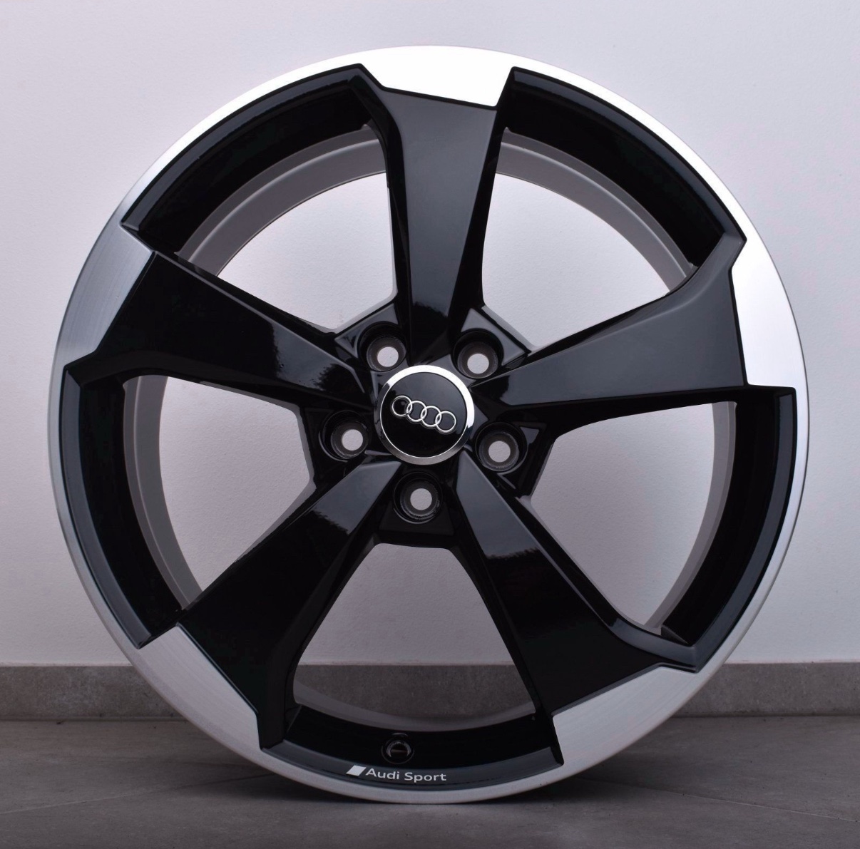 Original Audi A3 S3 RS3 8V 8Y 19 Zoll Rotor Alufelgen 2 Original Audi A3 S3 RS3 8V 8Y 19 Zoll Rotor Alufelgen – Bild 2