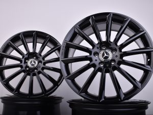Original Mercedes E-Klasse W213 W238 20 Zoll AMG Vielspeichen Felgen in Glanzschwarz pulverbeschichtet