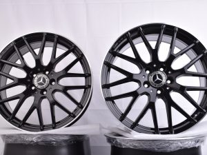 4x Original Mercedes A45 CLA45 AMG 19 Zoll Felgen 8J ET48 A1764010900