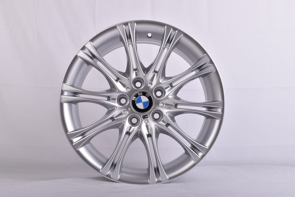 Original BMW 3er E46 Z4 E85 18 Zoll Styling 135 M Felgen Dekorsilber – Ansicht 4
