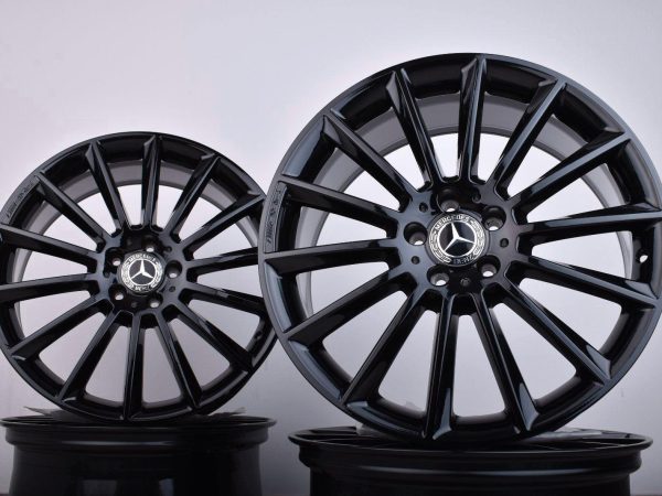 Original Mercedes GLA45 AMG X156 19 Zoll Felgen 8J ET43,5 Glanzschwarz