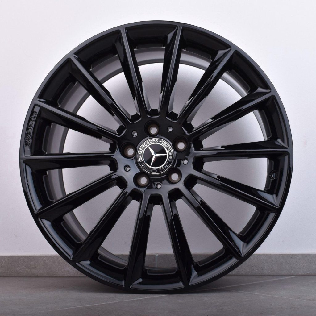 Original Mercedes GLA45 AMG X156 19 Zoll Felgen 8J ET43,5 Glanzschwarz – Ansicht 2