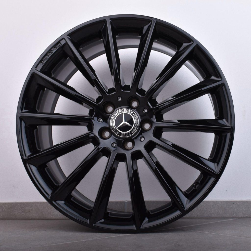 Original Mercedes GLA45 AMG X156 19 Zoll Felgen 8J ET43,5 Glanzschwarz – Ansicht 6