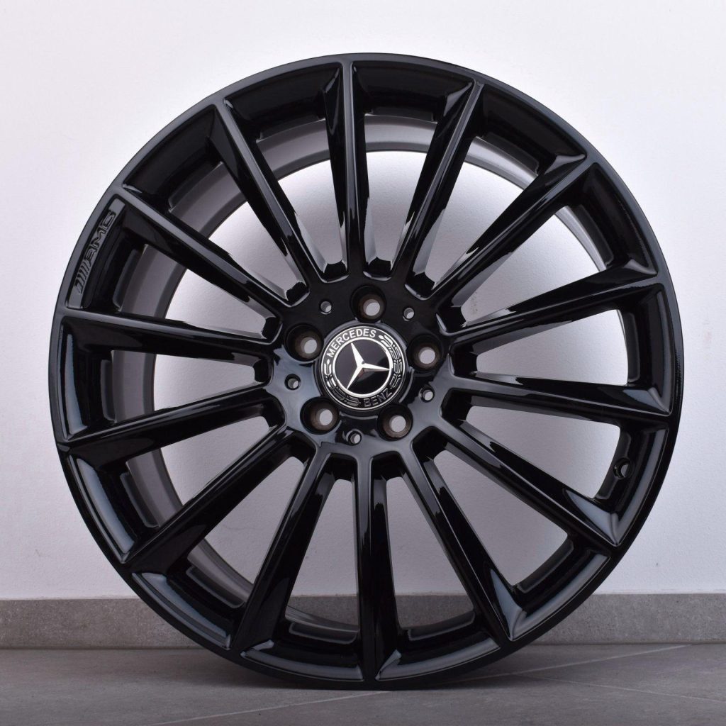 Original Mercedes GLA45 AMG X156 19 Zoll Felgen 8J ET43,5 Glanzschwarz – Ansicht 5