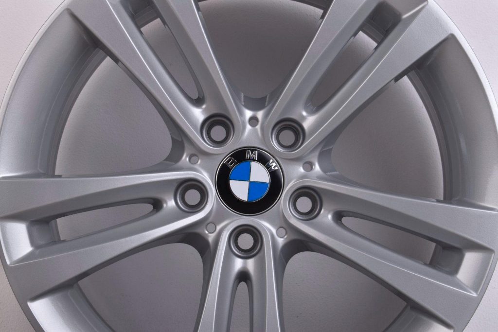 Original BMW 3er 4er F30 F31 F32 F33 F36 18 Zoll Styling 397 Felgen Silber – Ansicht 3